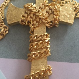 Collier croix MARGUERITE DE VALOIS enchainée dorée