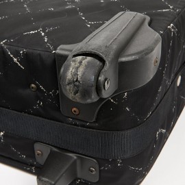  a reparer  roue Valise CHANEL en toile 