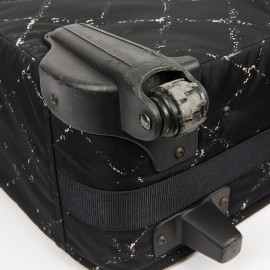  a reparer  roue Valise CHANEL en toile 