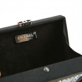 Minaudière CHANEL piqué noir strass