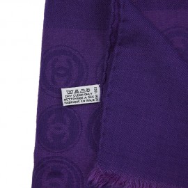 Châle violet CHANEL logo CC