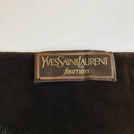 Châle YVES SAINT LAURENT velours réversible