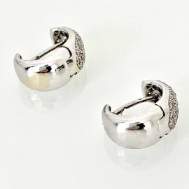 Stud Earrings in White Gold and Diamond Pave 