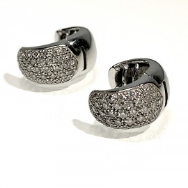 Stud Earrings in White Gold and Diamond Pave 