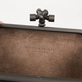 Pochette BOTTEGA VENETA noire