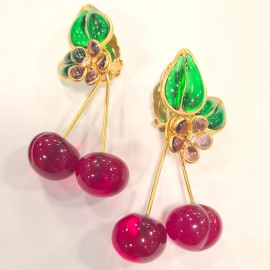 CHANEL boucles d'oreille cerises