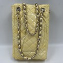 Timeless Vertical CHANEL verni jaune