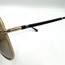 Paire de lunettes de soleil CHANEL aviateur