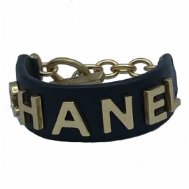 Bracelet C H A N E L. CHANEL doré