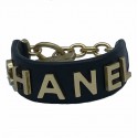 Bracelet C H A N E L. CHANEL doré