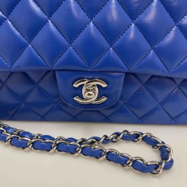 Timeless CHANEL bleu électrique