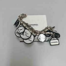 Sautoir CHANEL charms Paris