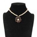 Collier perles MARGUERITE DE VALOIS fleurette