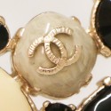 Broche CHANEL perles nacrées 