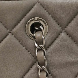 Cabas CHANEL cuir matelassé gris