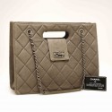 Cabas CHANEL cuir matelassé gris