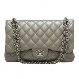 Jumbo CHANEL cuir lisse matelassé gris