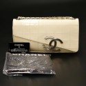 Sac CHANEL blanc cuir verni