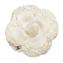 Broche camélia CHANEL beige