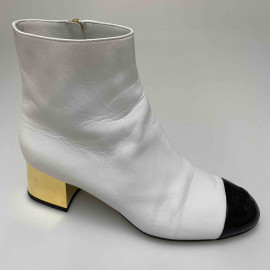 Bottes CHANEL T37  Collector guetres amovibles blanches