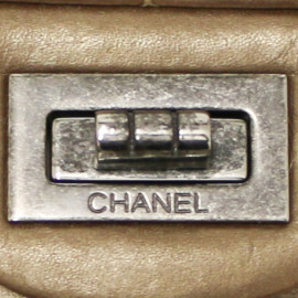 Sac 2.55 CHANEL matelassé bronze