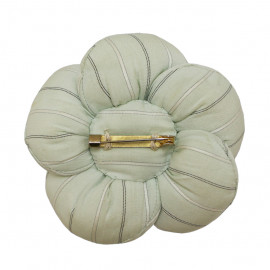 Broche camélia CHANEL en coton vert anis