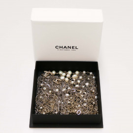 Plastron CHANEL chainettes perles