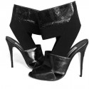 Sandales hautes en cuir noir imitation croco python MANOLO BLAHNIK T38