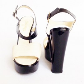 CHANEL platform Sandals size 40 two-tone black patent leather and white croco