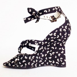 LOUIS VUITTON T.39 wedge pumps in printed canvas 