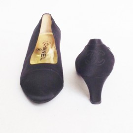 Escarpins couture CHANEL T37.5 en satin duchesse  noirs