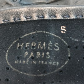 Gant HERMES en cuir bleu foncé perforé