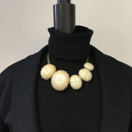 xxx Collier CHANEL en métal doré