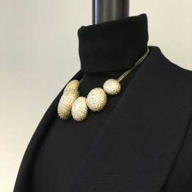 xxx Collier CHANEL en métal doré