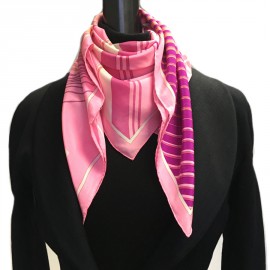 xxx Foulard CHRISTIAN DIOR en soie rose