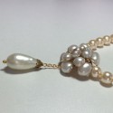 MARGUERITE of VALOIS camellia necklace in pearly beads and gold metal