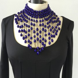 Necklace MARGUERITE of VALOIS sewing in beads of sapphire glass