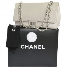 CHANEL 2.55 double flap bag in cream leather