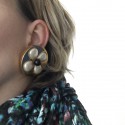  CHANEL vintage clip-on earrings in gilded metal and pearls