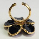 MARGUERITE DE VALOIS Flower Ring in Black Molten Glass with a Rhinestone