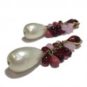 Marguerite de Valois clip-on earrings in gold plated metal and red and pink molten glass