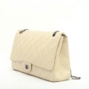 Sac maxi jumbo C HANEL en cuir vieilli beige