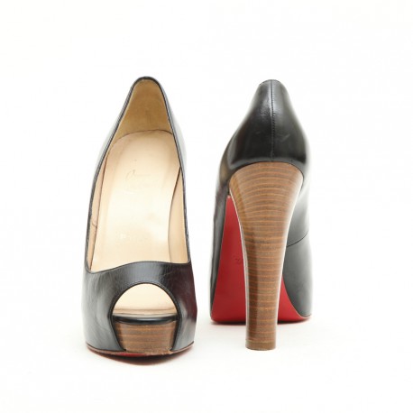 CHRISTIAN LOUBOUTIN T 38...