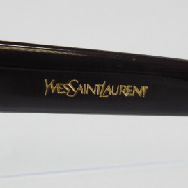 Lunettes de soleil YVES SAINT LAURENT en plastique noir mat, beige et violet