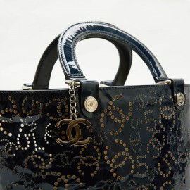 Sac CHANEL cuir verni bleu marine