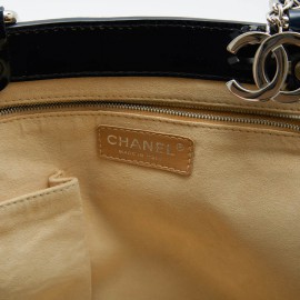 Sac CHANEL cuir verni bleu marine