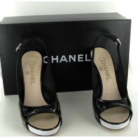 Pumps T37 CHANEL open leather varnish black and white