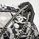 Sac cabas CHANEL en foulard soie 