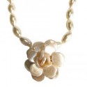 Collier camelia en pâte de verre CHANEL vINTAGE