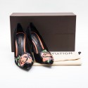 Escarpins T 39 LOUIS VUITTON en veau velours noir 